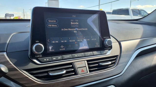 Used 2025 Nissan Altima 2.5 SV FWD image 23