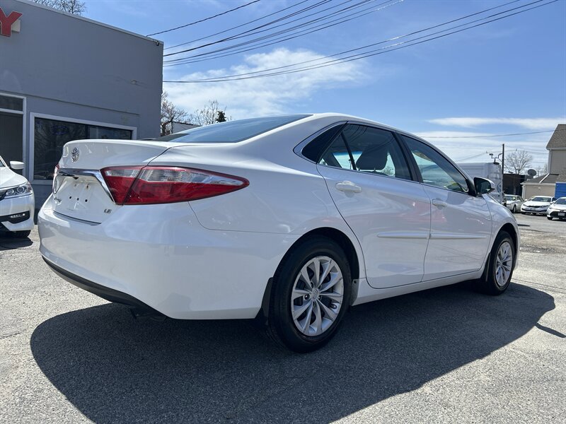 Used 2016 Toyota Camry LE FWD image 4