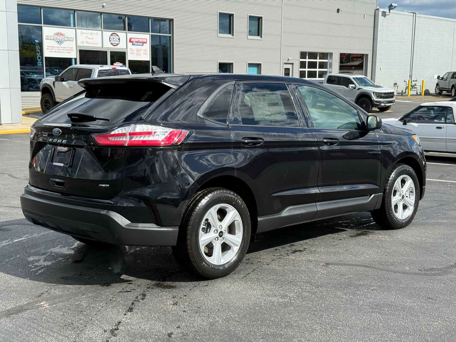 New 2024 Ford Edge SE AWD/4WD image 3