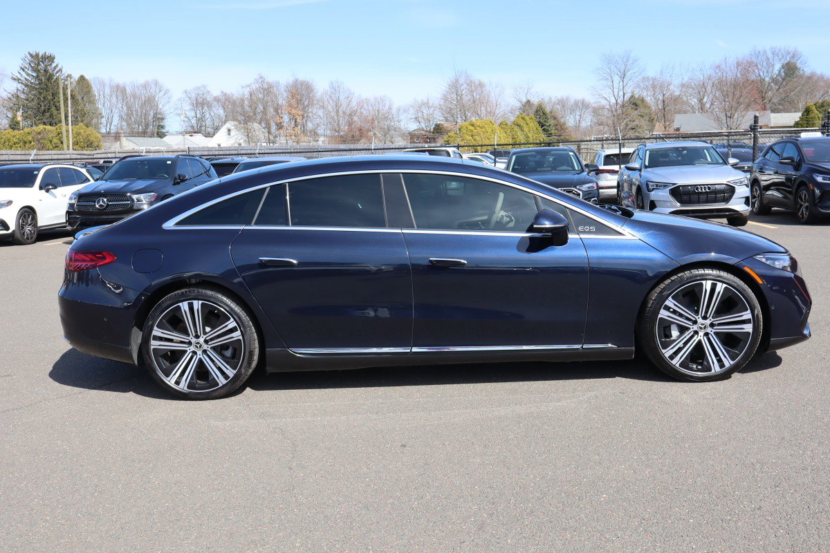 Used 2022 Mercedes-Benz EQS 580 4MATIC Sedan image 4