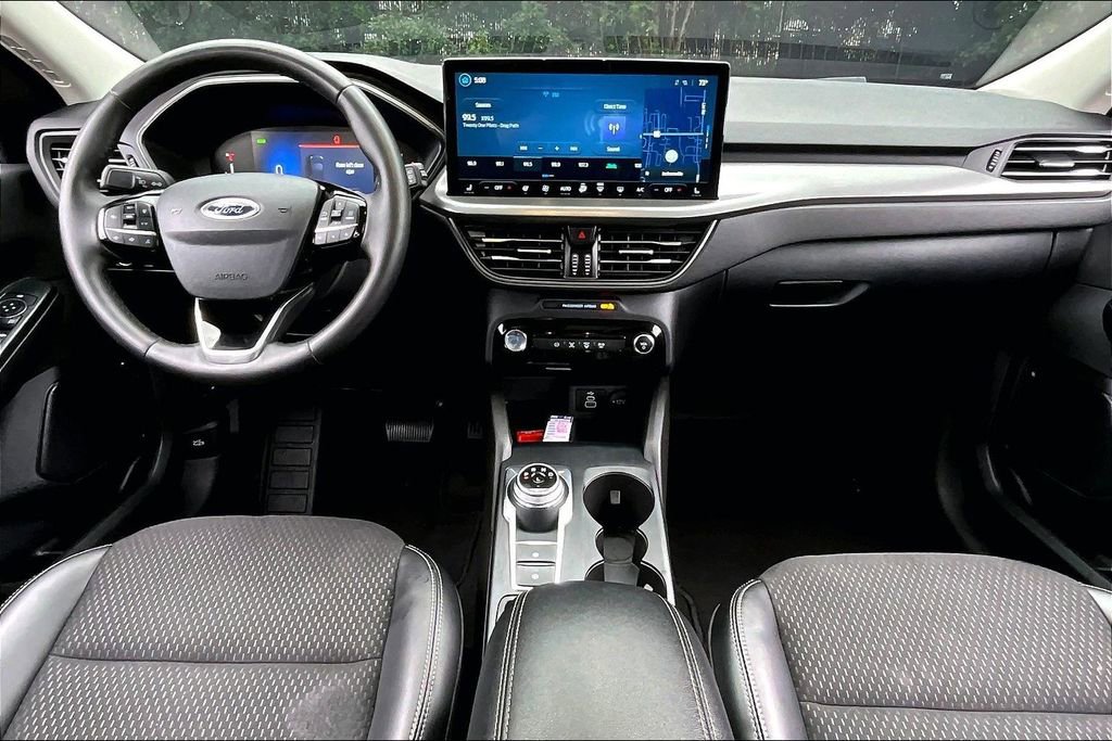 Used 2025 Ford Escape SE FWD image 7