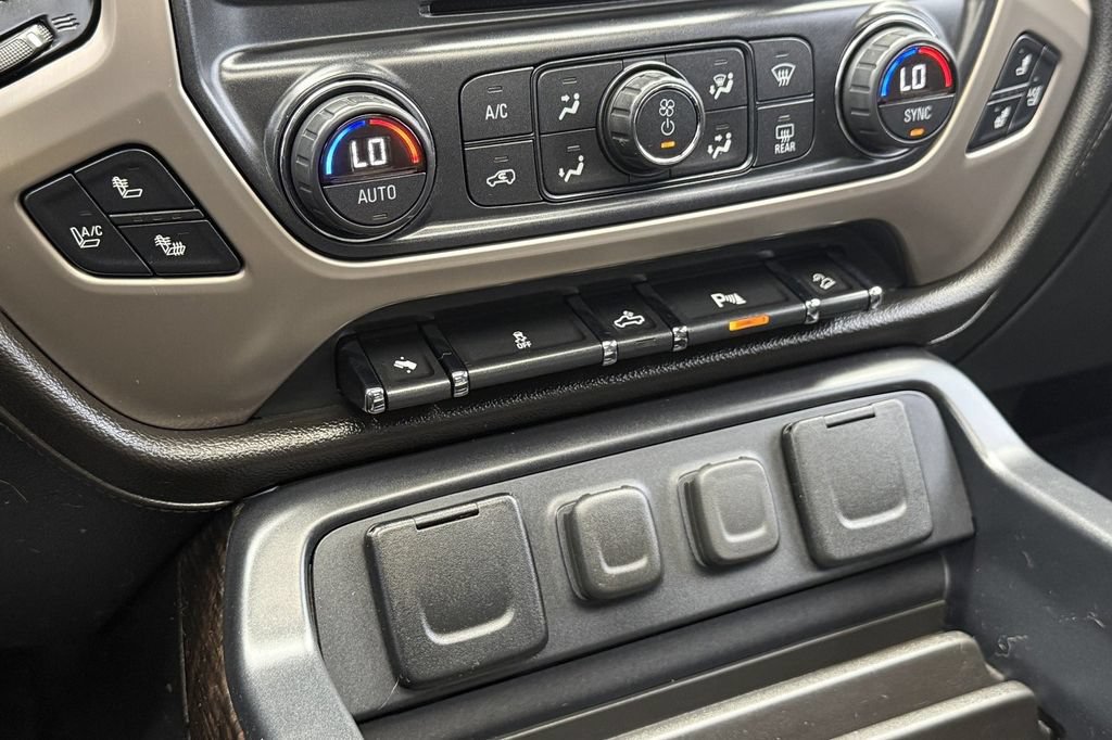 Used 2015 GMC Sierra 2500 Denali w/ Suspension Package, Off-Road AWD/4WD image 20