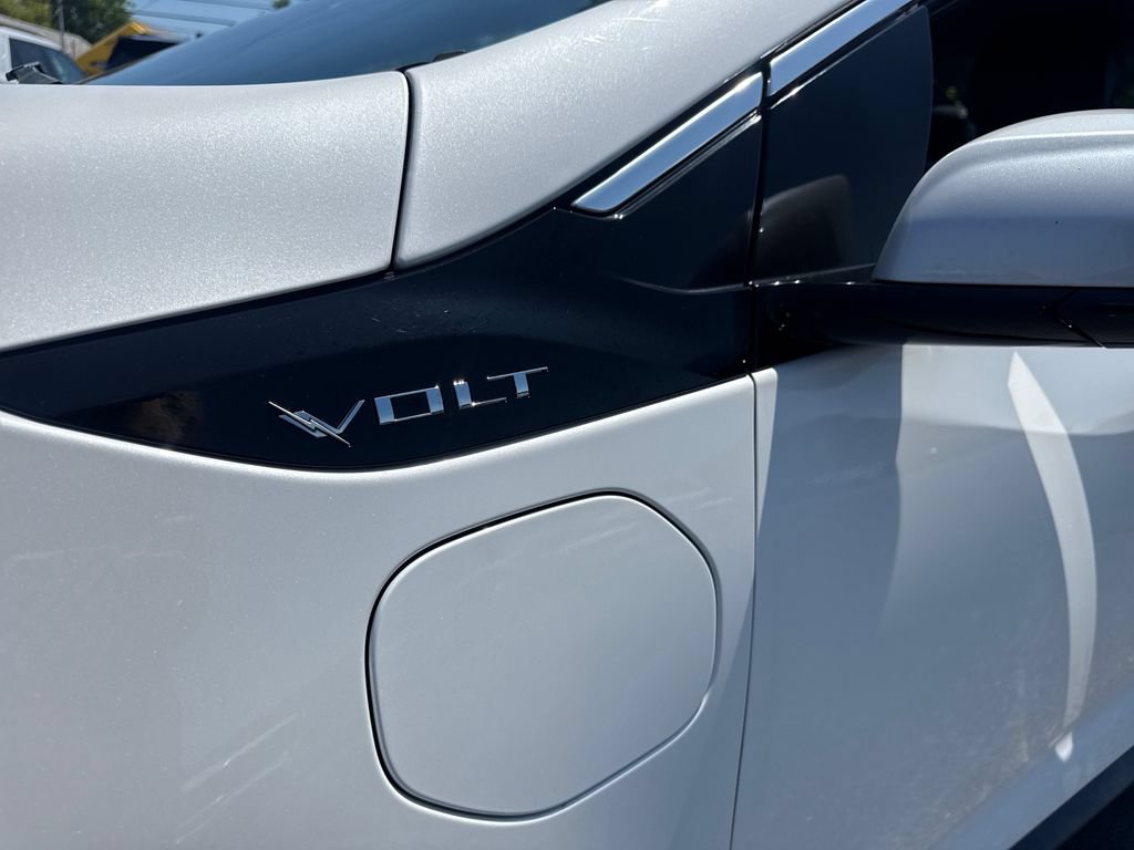 Used 2017 Chevrolet Volt Premier w/ Driver Confidence Package FWD image 21