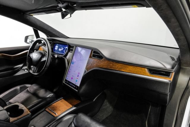 Used 2020 Tesla Model X Long Range AWD/4WD image 18
