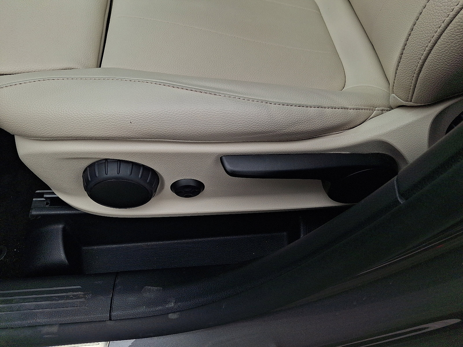 Used 2022 Mercedes-Benz GLA 250 4MATIC image 26