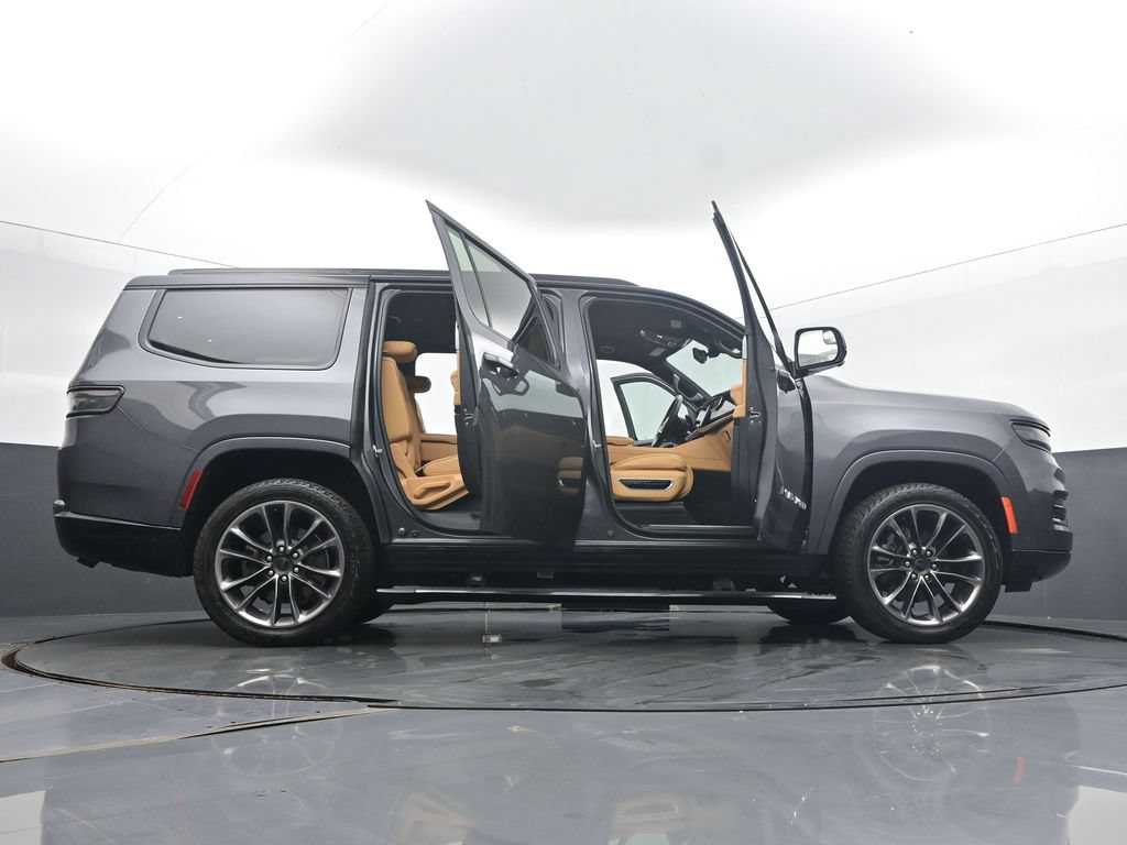Used 2025 Jeep Grand Wagoneer Series III w/ Rear Seat Video Group 1 AWD/4WD image 55