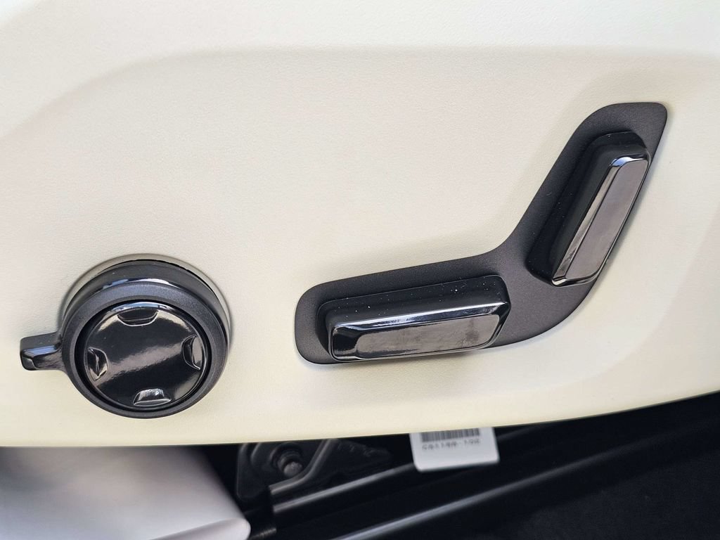 New 2026 Volvo XC60 T8 Ultra w/ Protection Package Premier AWD/4WD image 19