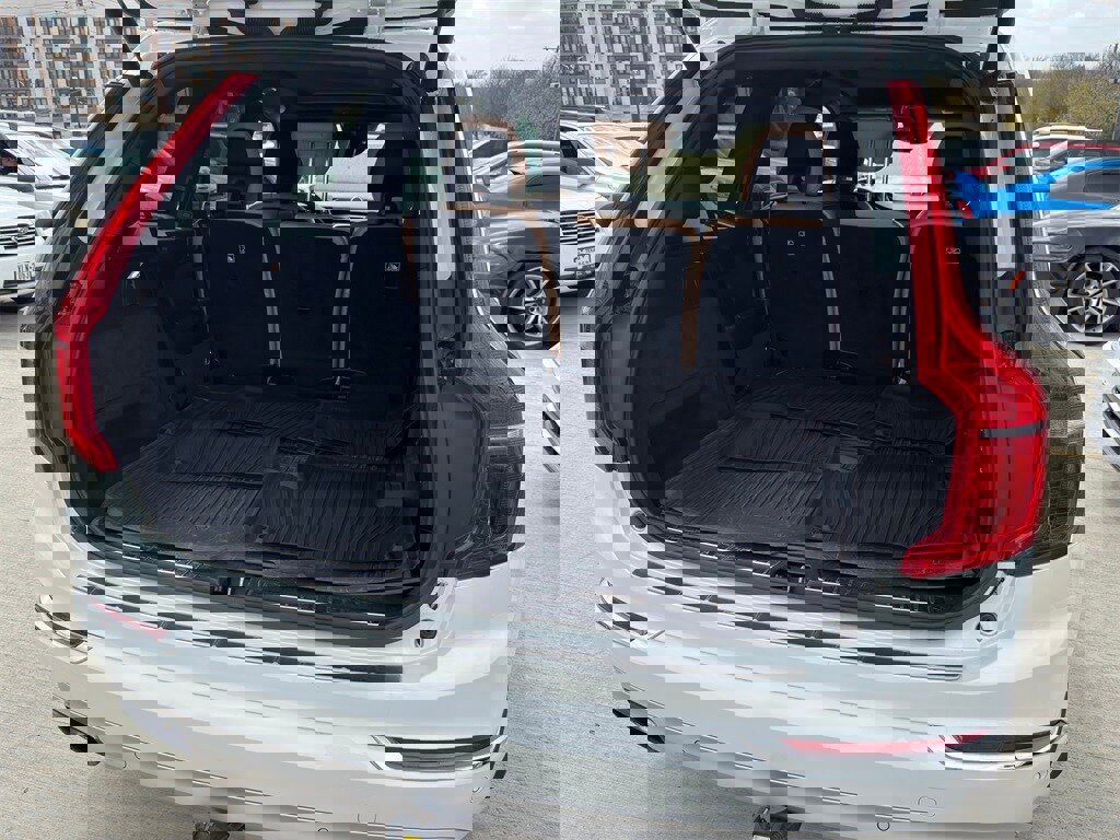 Used 2019 Volvo XC90 T8 Inscription w/ Luxury Package image 10