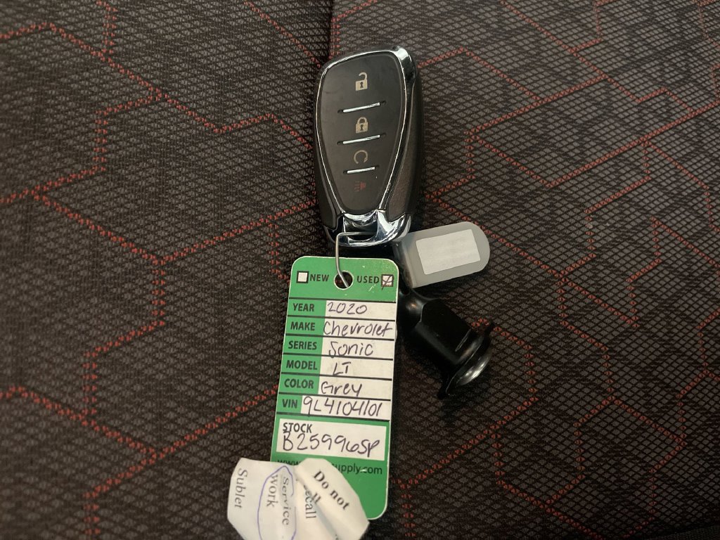 Used 2020 Chevrolet Sonic LT w/ Convenience Package FWD image 28