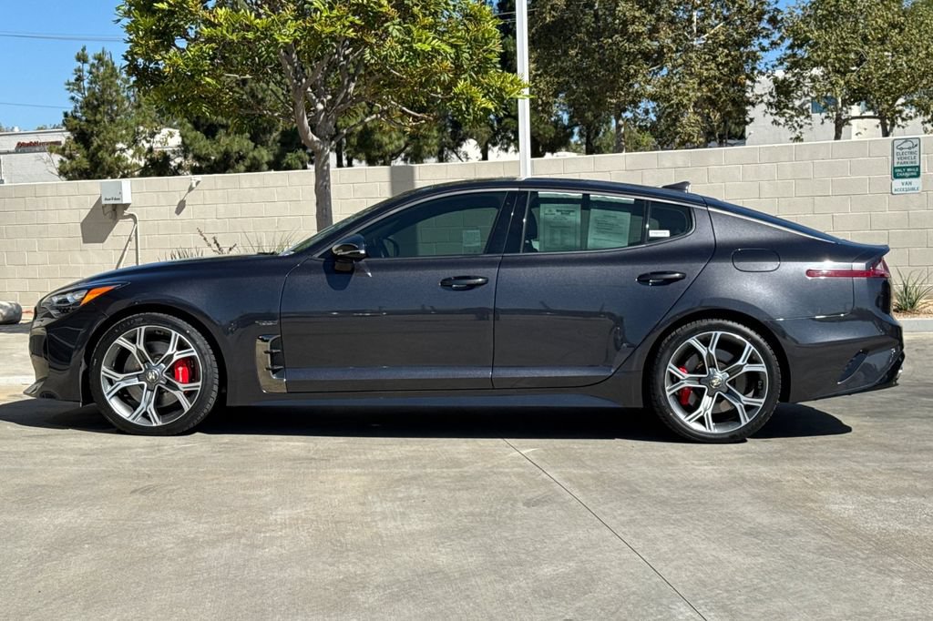 Used 2021 Kia Stinger GT1 RWD image 9