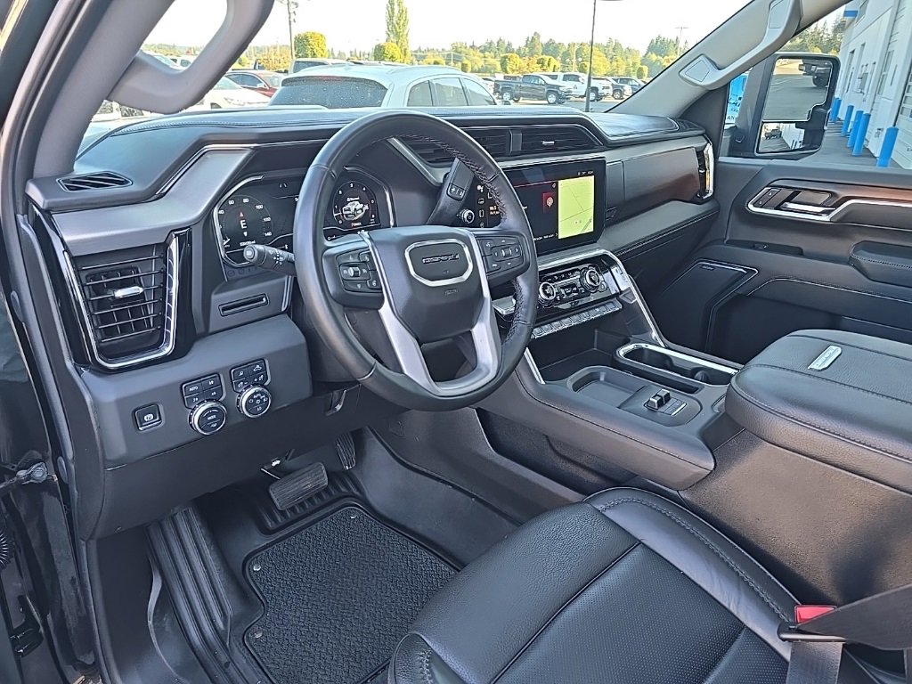 Used 2025 GMC Sierra 3500 Denali image 10