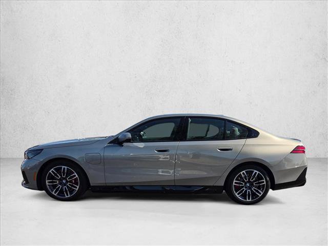 New 2027 BMW 550e xDrive w/ Executive Package AWD/4WD image 5