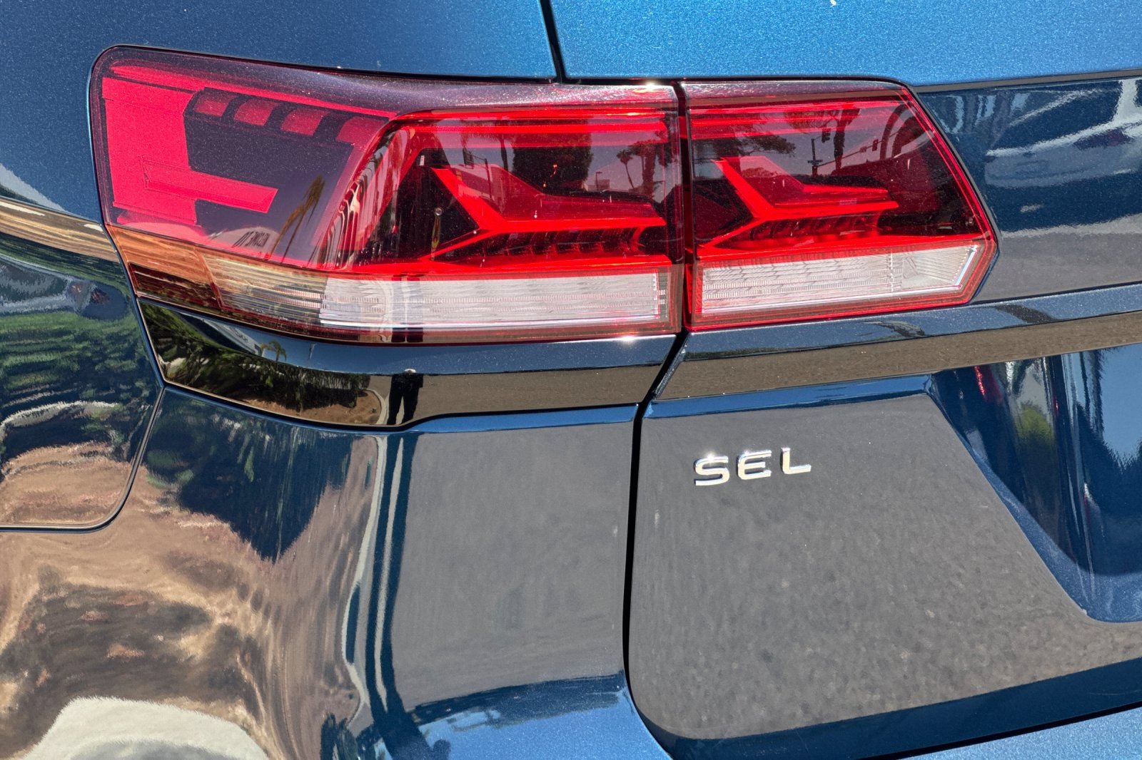 Used 2023 Volkswagen Atlas SEL R-Line AWD/4WD image 28