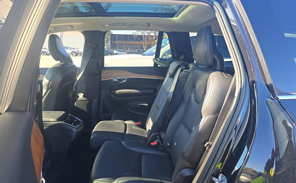 Used 2023 Volvo XC90 B6 Plus w/ Protection Package Premier AWD/4WD image 9