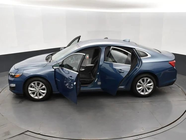 Used 2025 Chevrolet Malibu LT FWD image 7