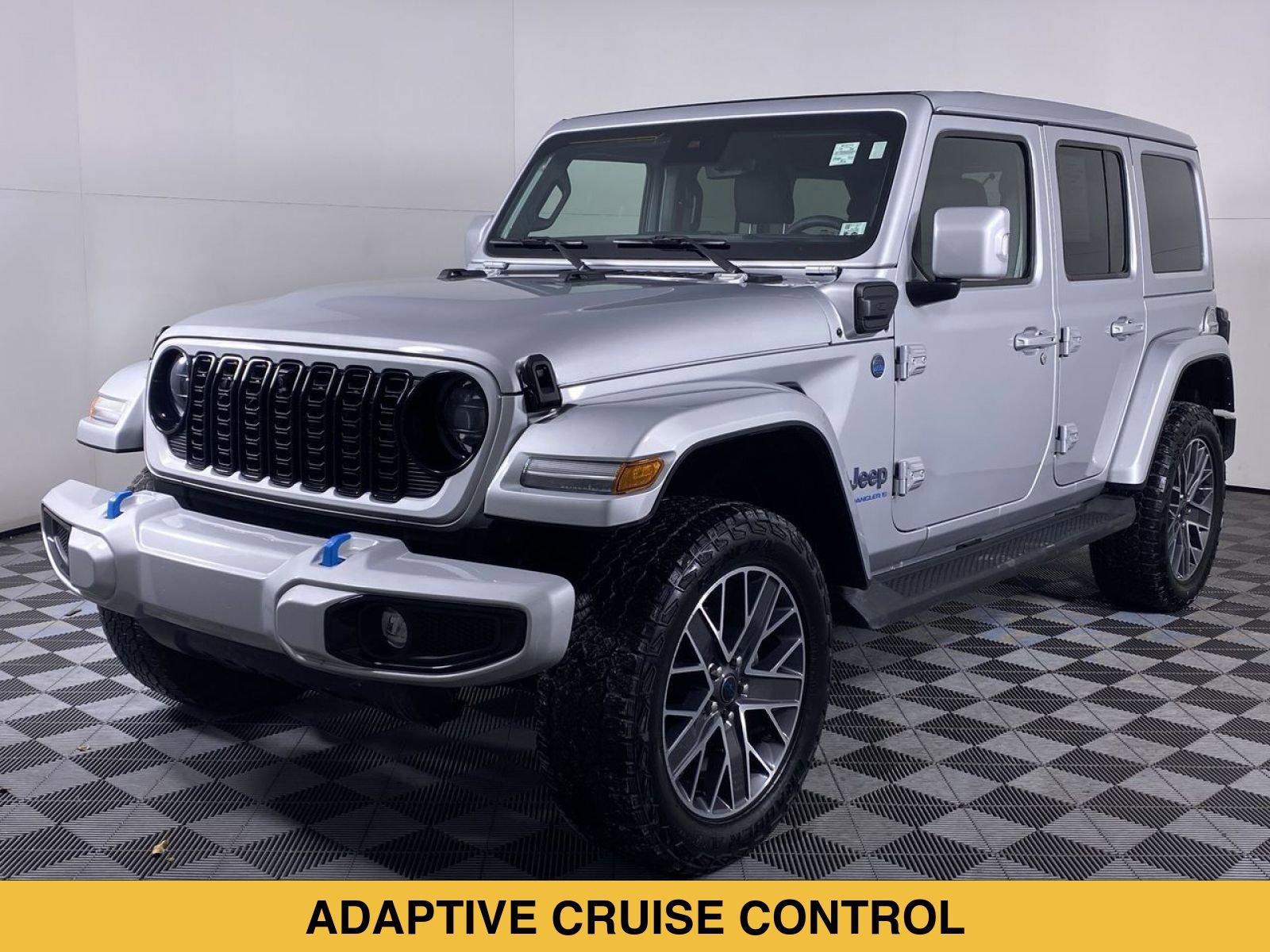 Used 2024 Jeep Wrangler High Altitude AWD/4WD image 17