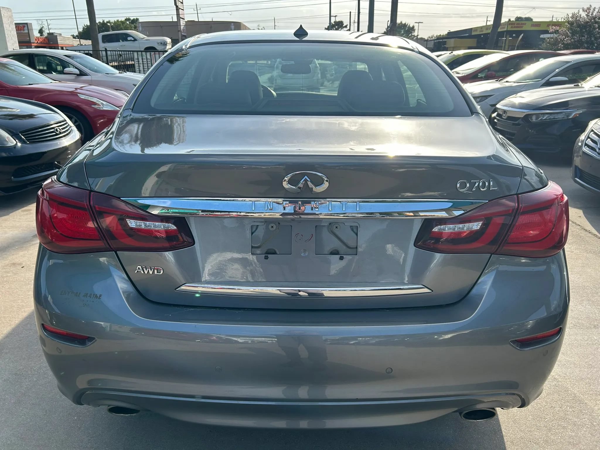 Used 2019 INFINITI Q70 L 3.7 AWD/4WD image 4