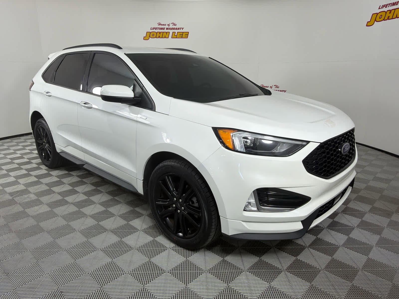 Used 2022 Ford Edge ST-Line w/ Class II Trailer Tow Package image 8