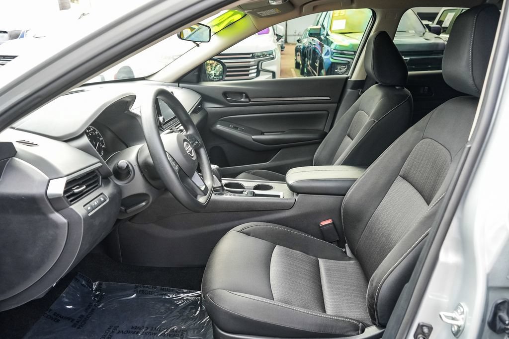 Used 2024 Nissan Altima 2.5 S FWD image 15