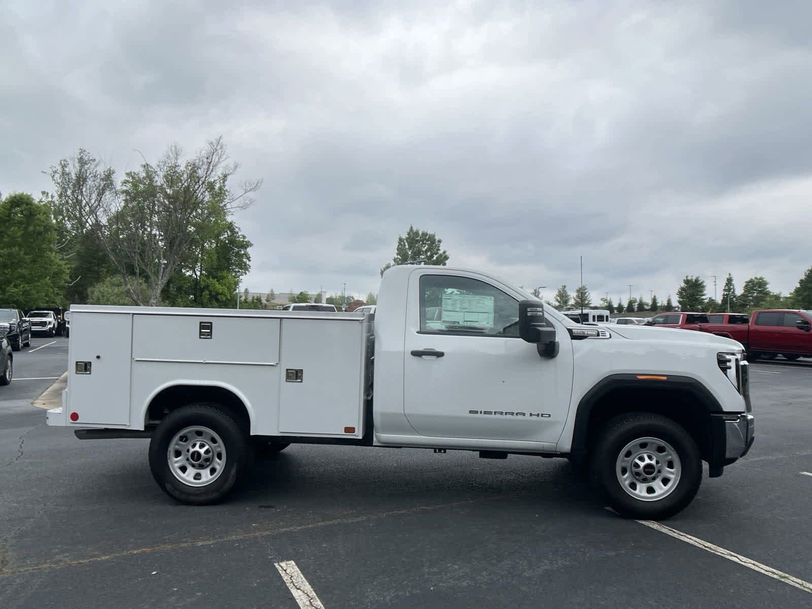 New 2024 GMC Sierra 3500 Pro w/ Convenience Package image 8