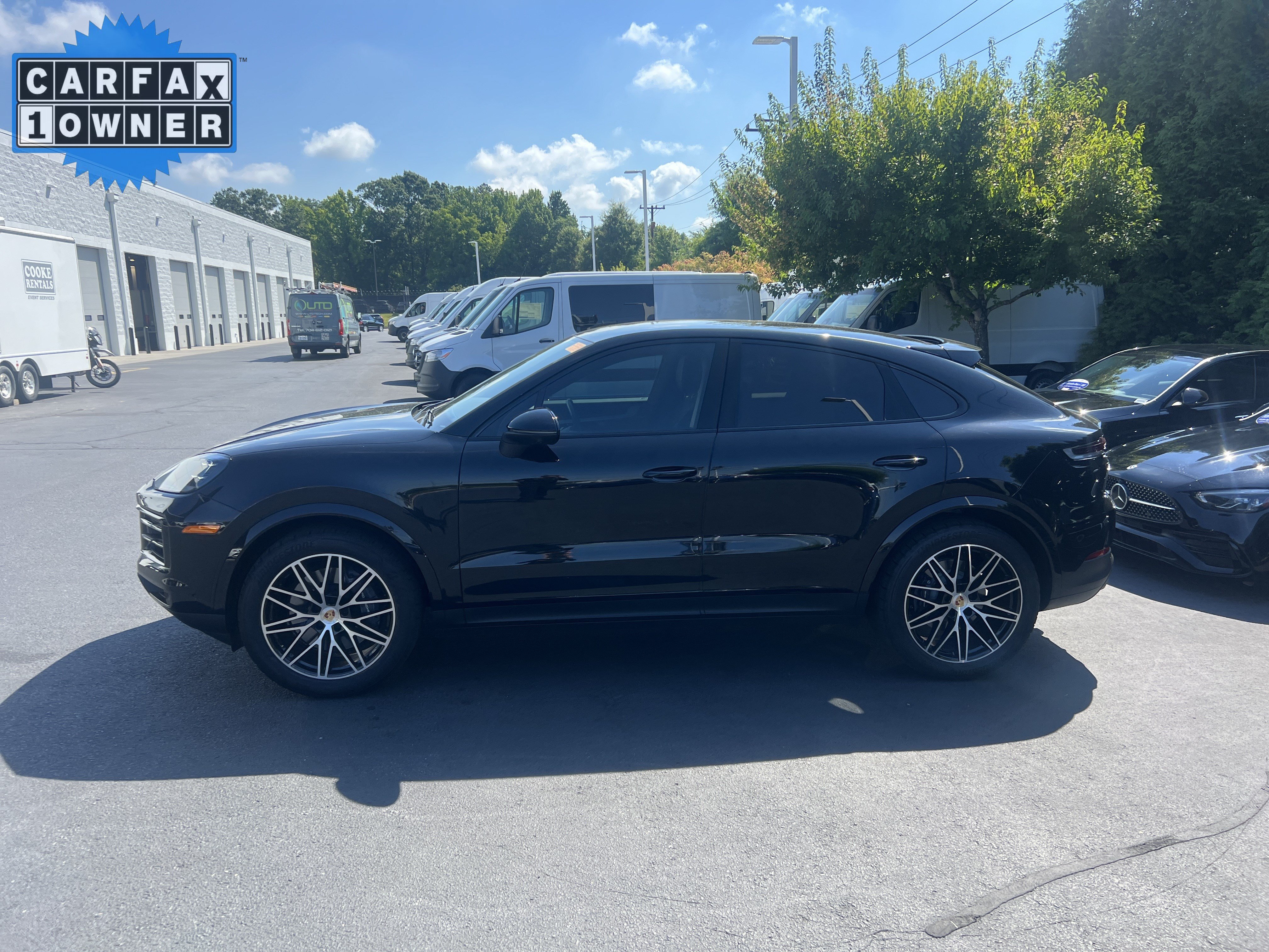 Used 2024 Porsche Cayenne Coupe AWD/4WD image 7