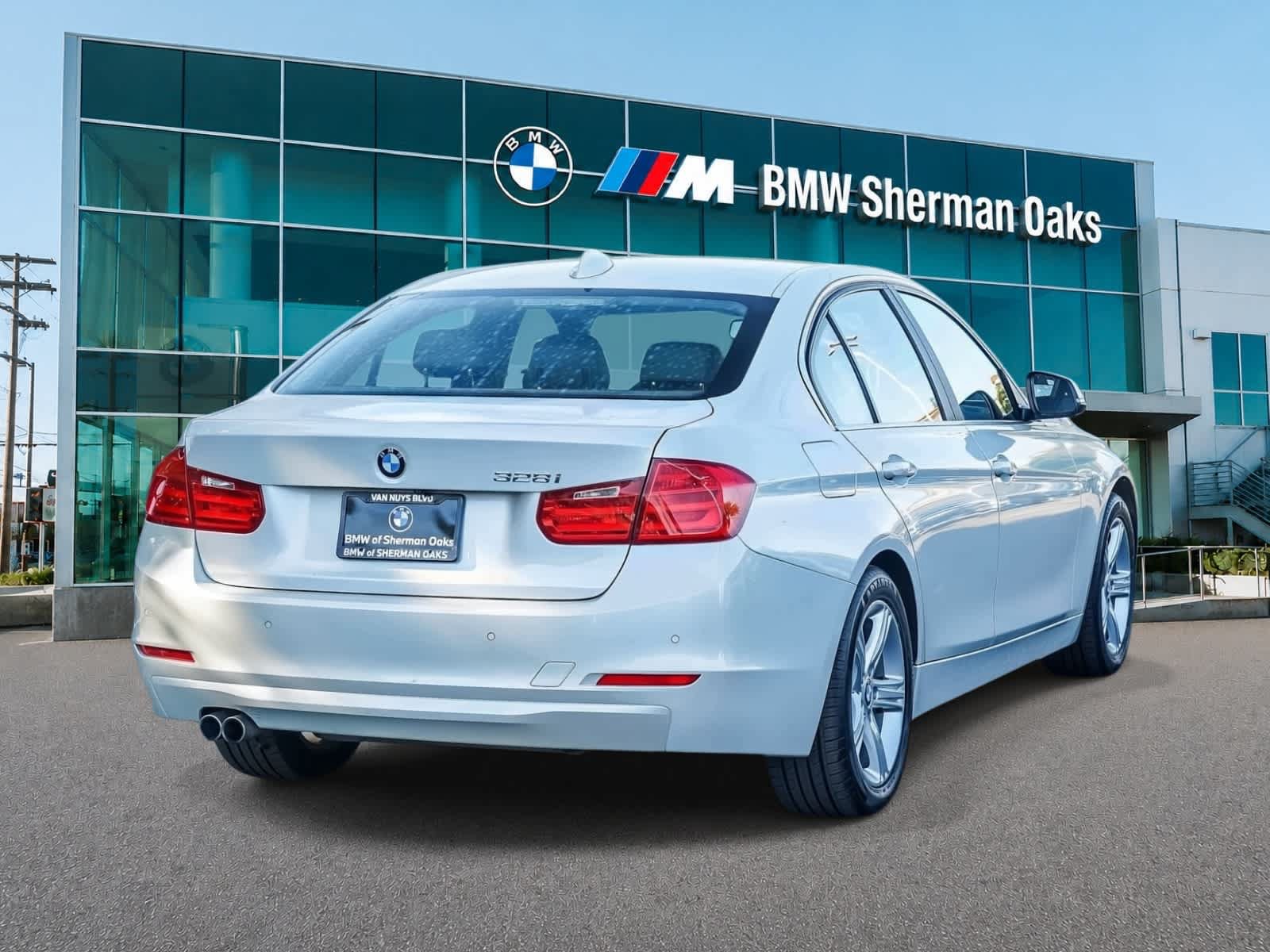 Used 2015 BMW 328i Sedan RWD image 4