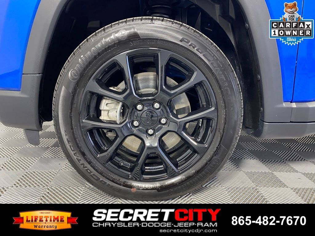 Used 2024 Jeep Compass Latitude w/ Convenience Group AWD/4WD image 9