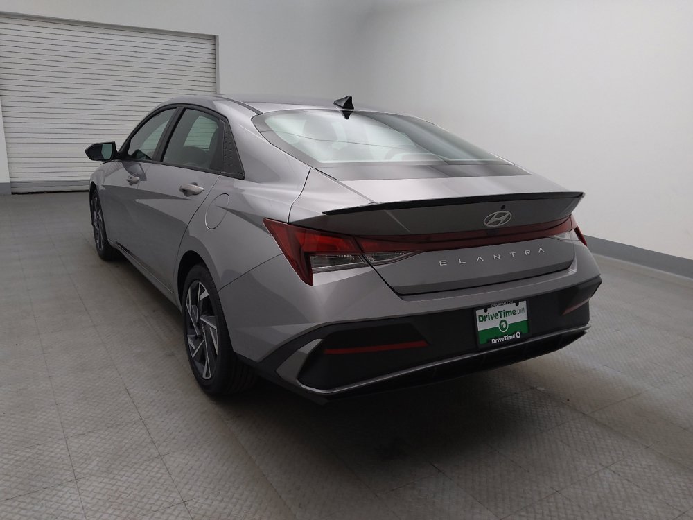 Used 2025 Hyundai Elantra Sport w/ Cargo Package FWD image 5