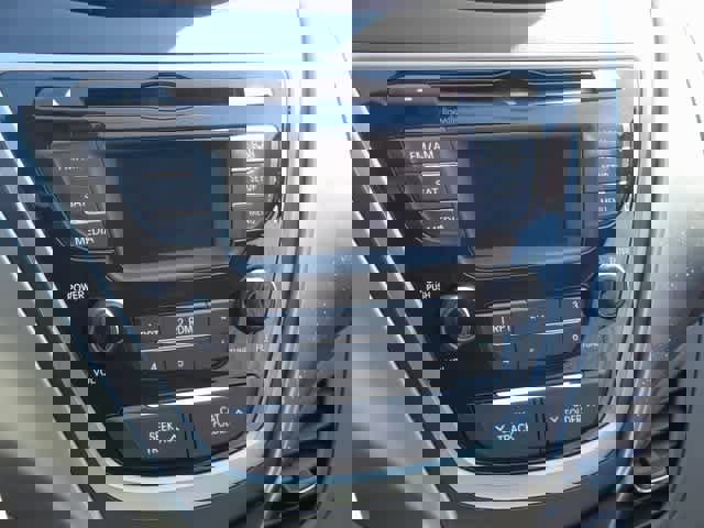 Used 2013 Hyundai Elantra GLS image 12