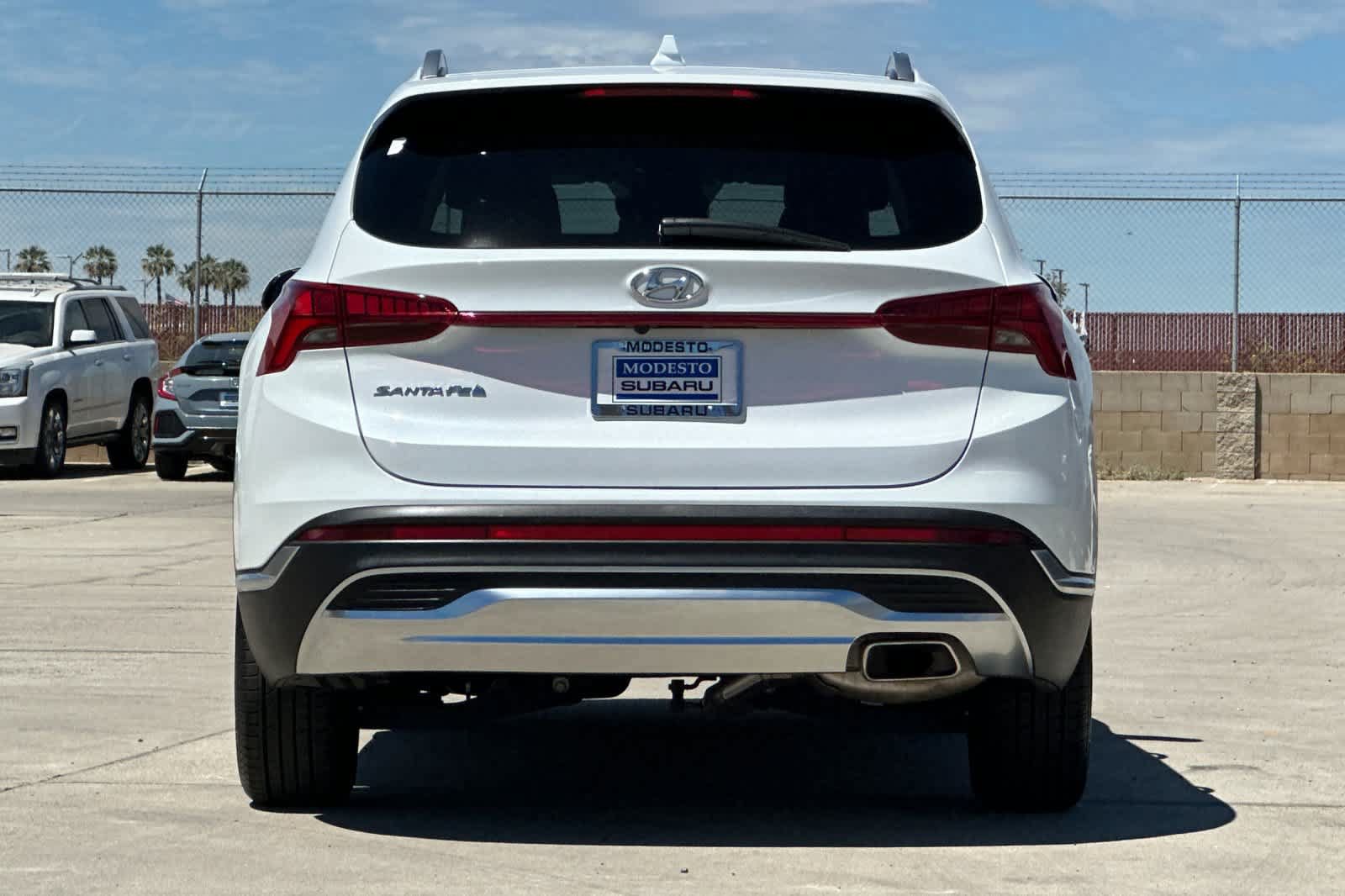 Used 2021 Hyundai Santa Fe SEL w/ Convenience + Premium Package FWD image 4