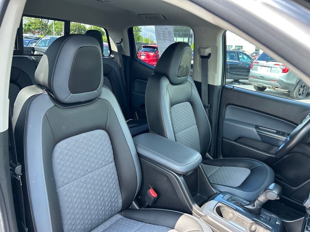 Used 2017 Chevrolet Colorado Z71 AWD/4WD image 39