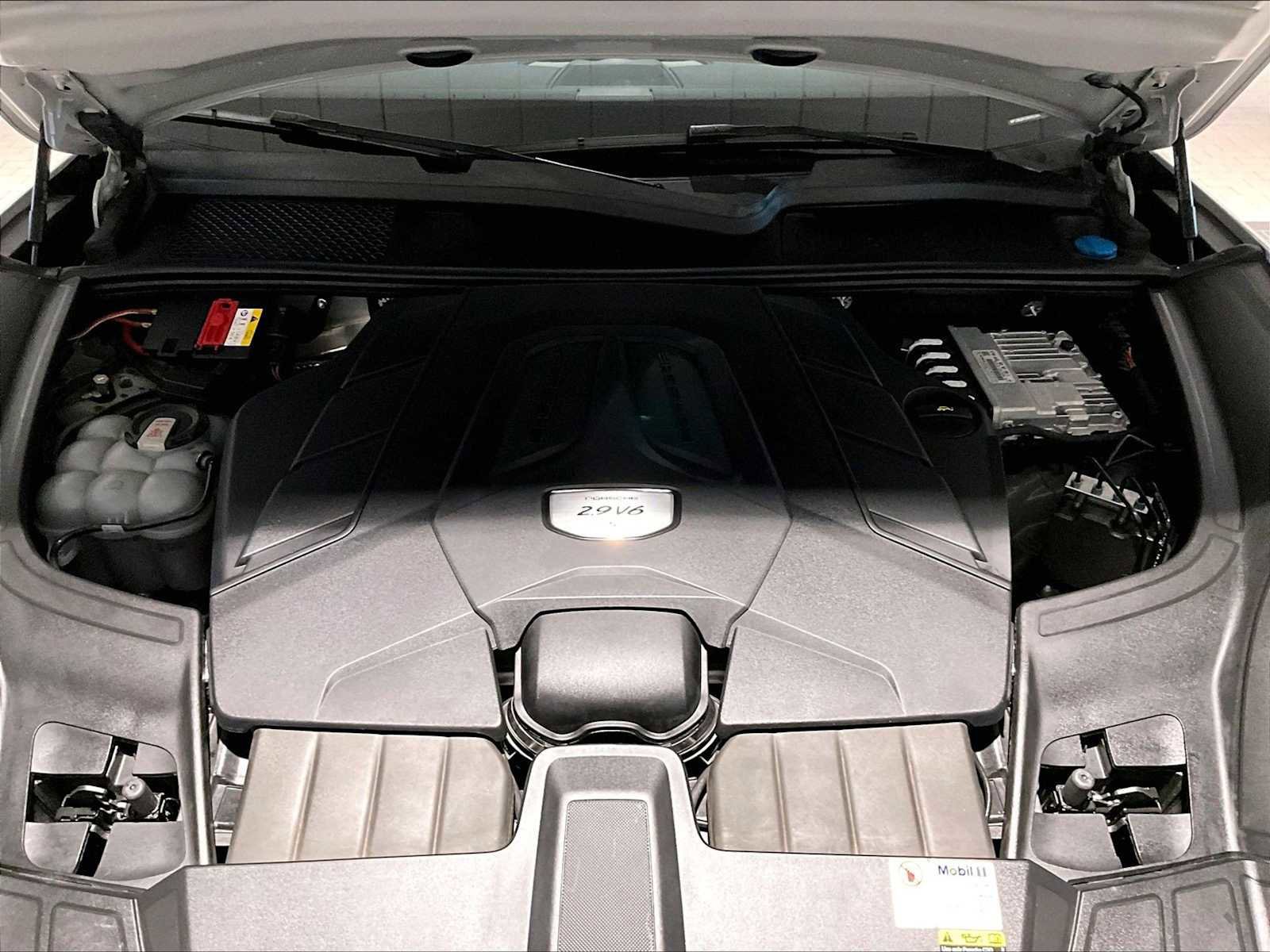 Used 2022 Porsche Cayenne S image 24