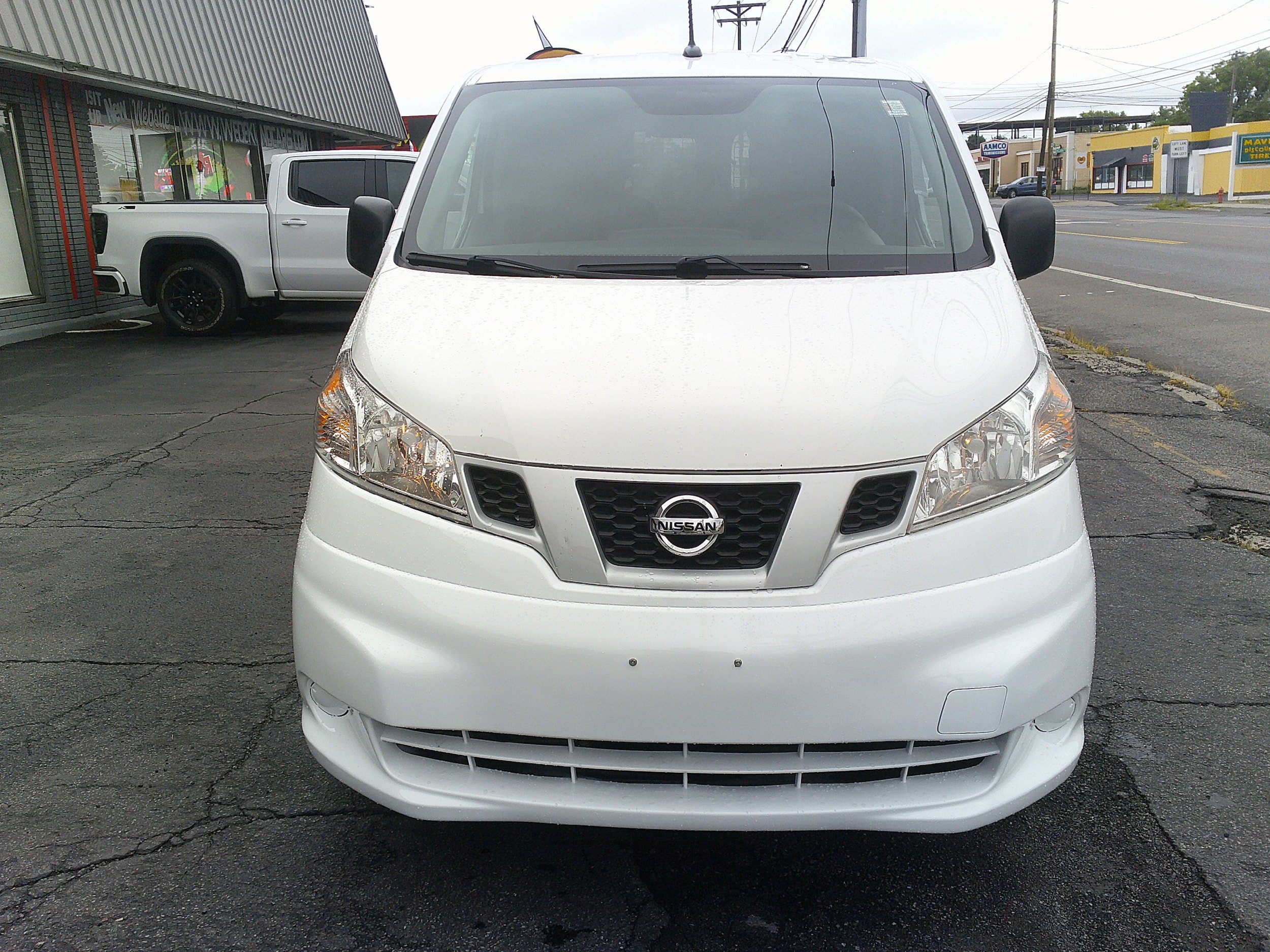 Used 2020 Nissan NV200 S w/ Sliding Glass Door Package FWD image 3