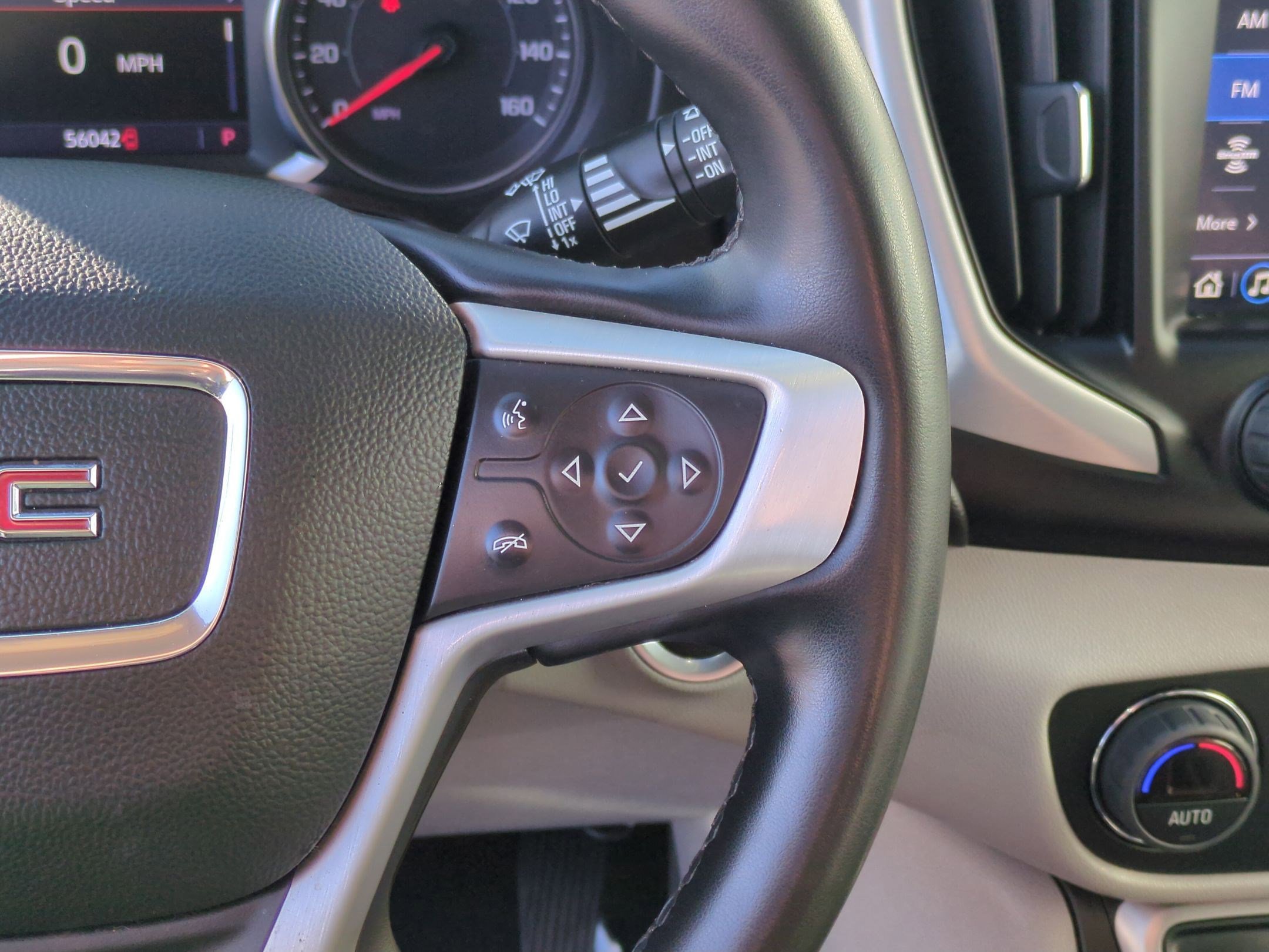 Used 2023 GMC Terrain SLT image 21