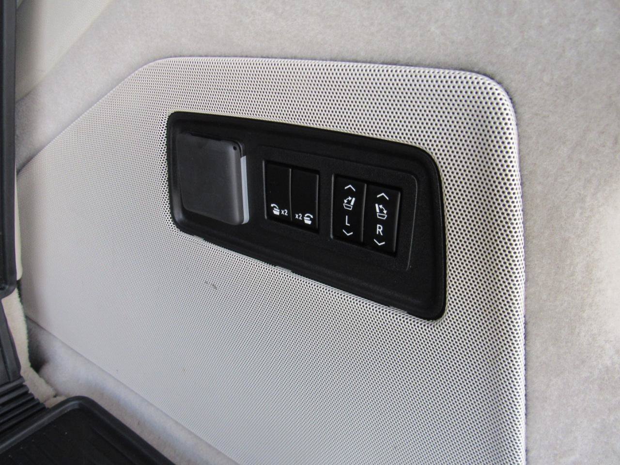 Used 2021 Cadillac Escalade Premium Luxury Platinum AWD/4WD image 43