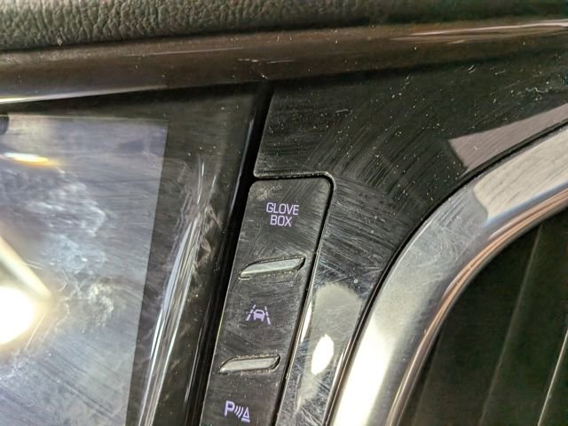 Used 2017 Cadillac Escalade Premium Luxury w/ LPO, Radiant Package image 38