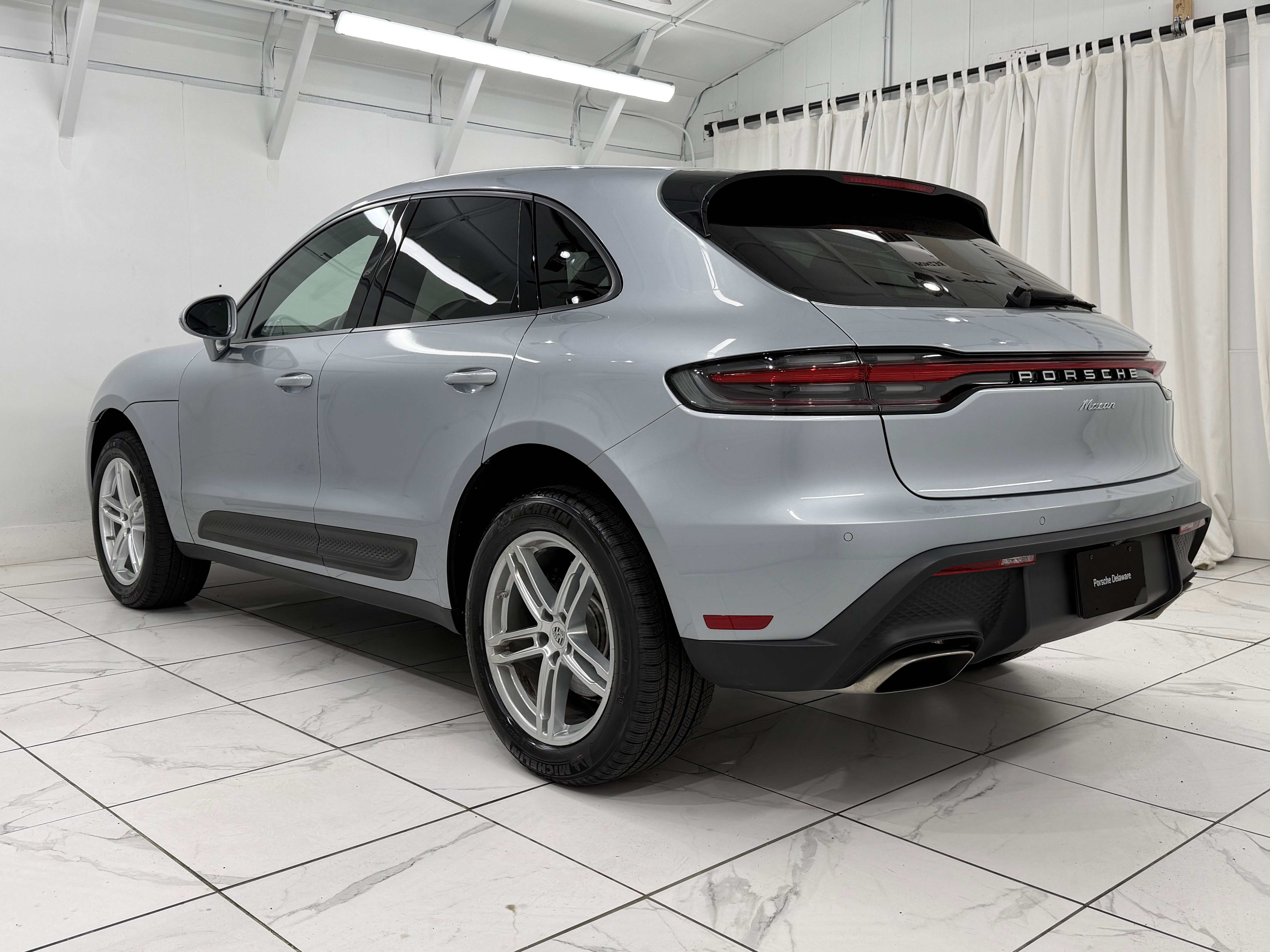 Certified 2022 Porsche Macan image 14