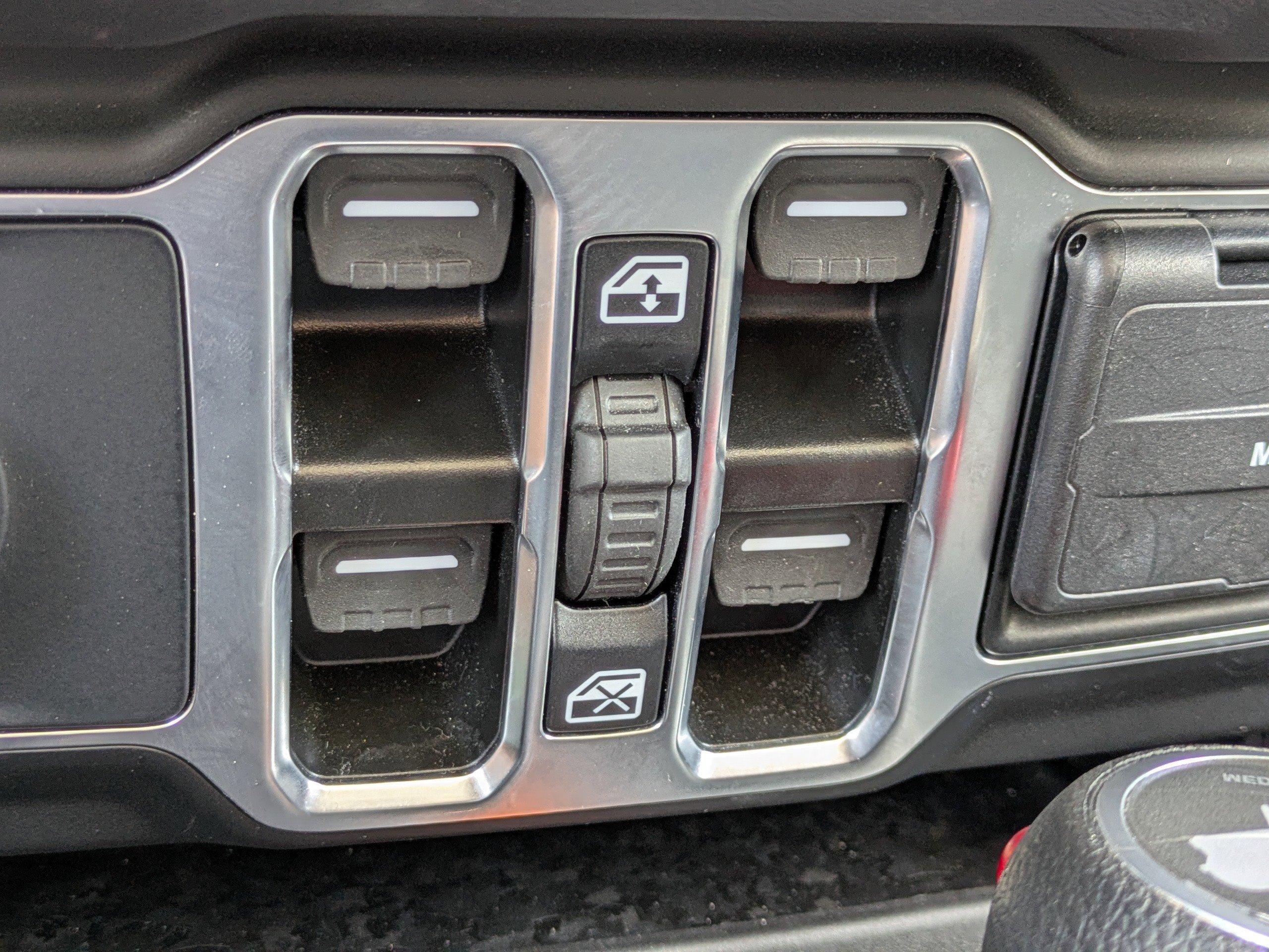 Certified 2025 Jeep Wrangler Unlimited Sahara AWD/4WD image 26