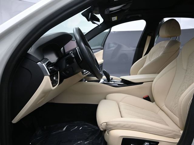 Used 2023 BMW 530i w/ Convenience Package image 16