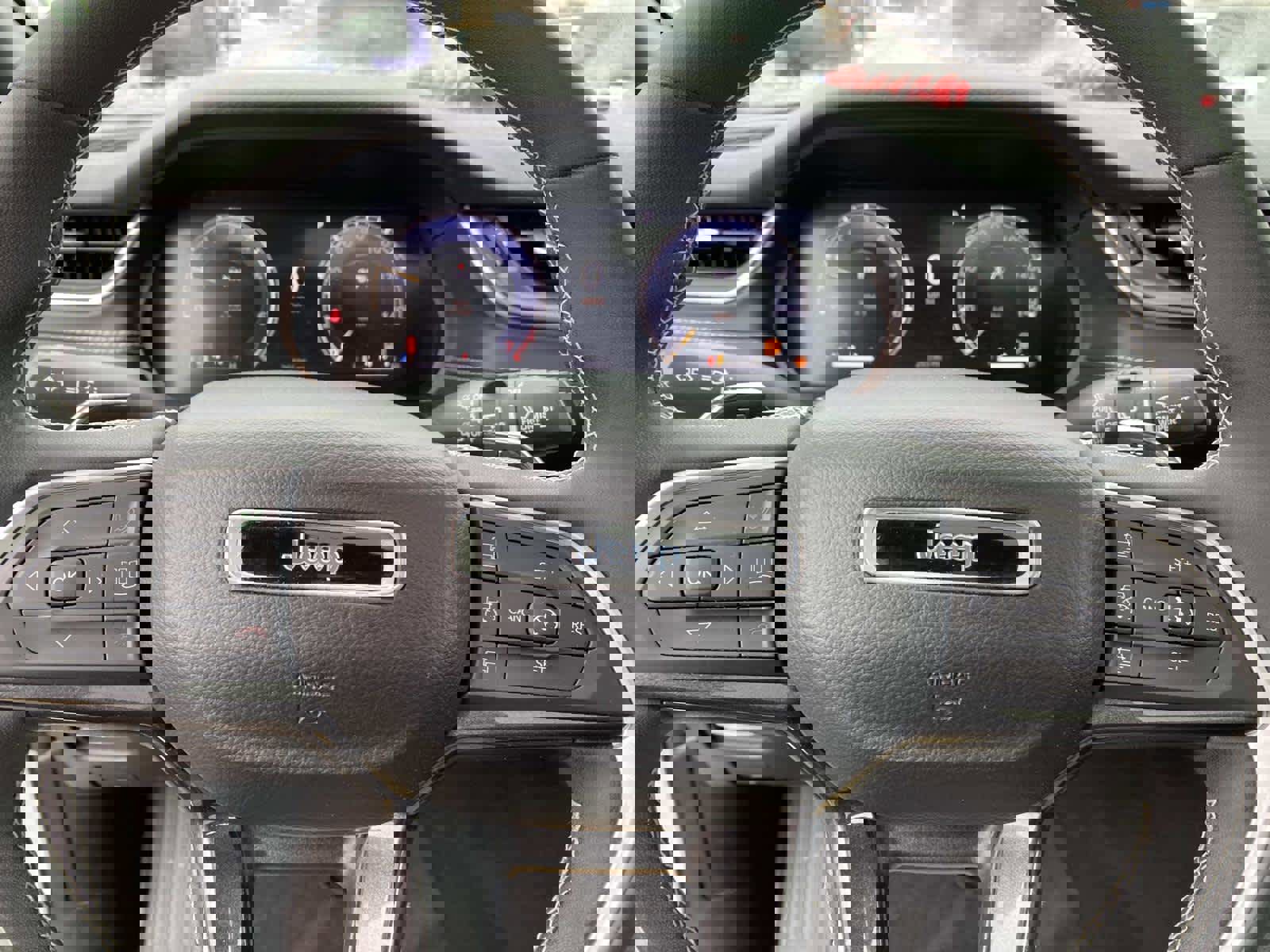 Certified 2023 Jeep Grand Cherokee Altitude image 17