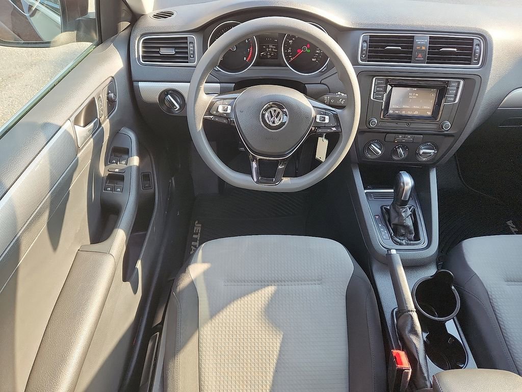 Used 2017 Volkswagen Jetta S image 11