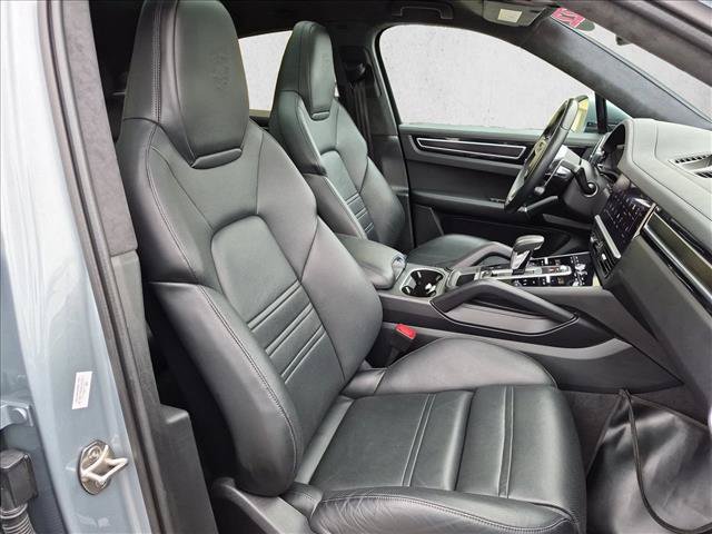 Used 2022 Porsche Cayenne GTS AWD/4WD image 23