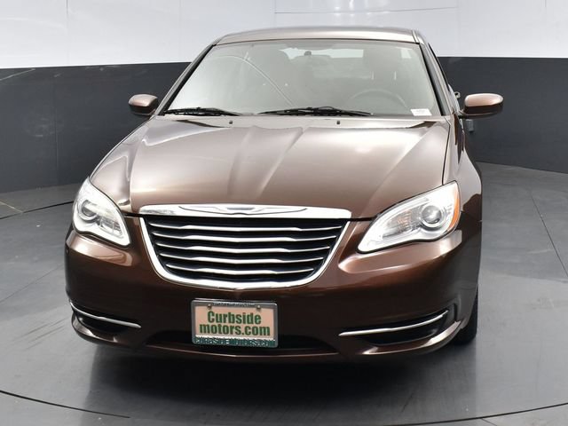 Used 2013 Chrysler 200 Touring FWD image 4