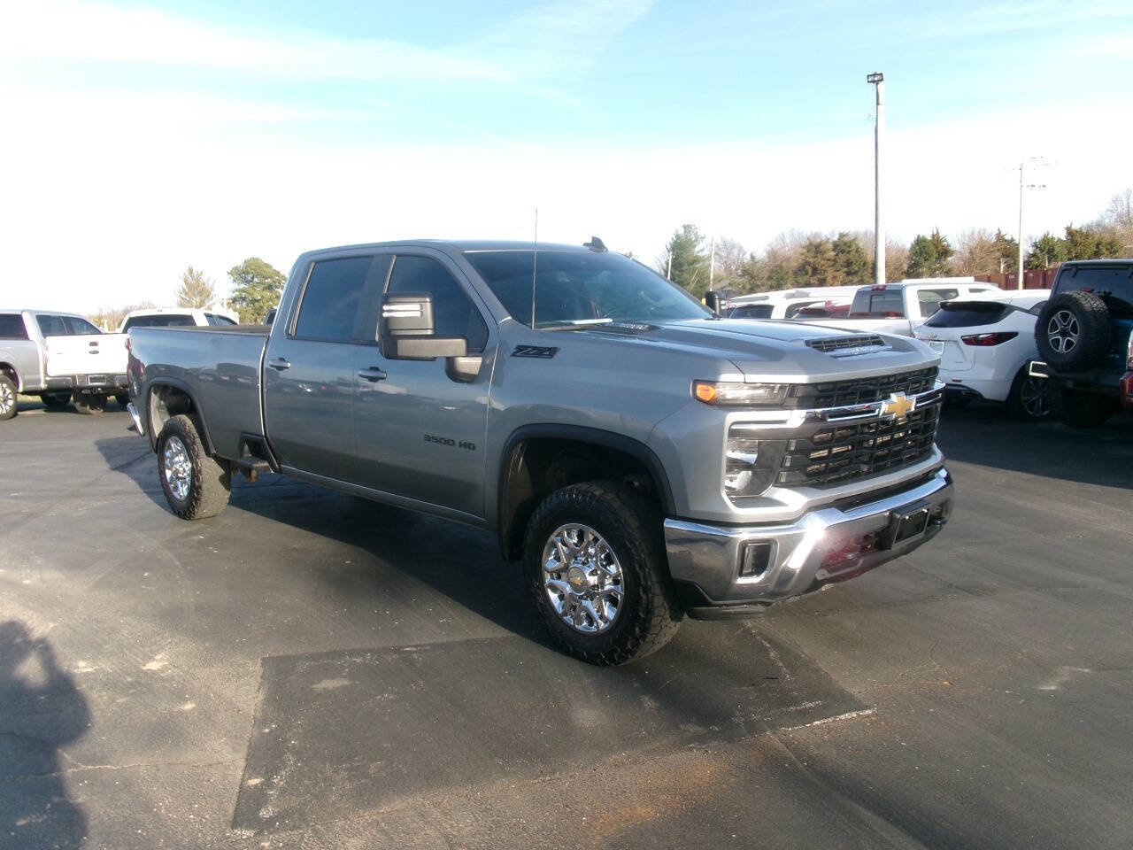 Used 2024 Chevrolet Silverado 3500 LT w/ All Star Edition AWD/4WD image 2
