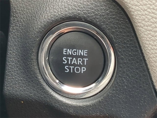 Used 2020 Toyota RAV4 XLE Premium image 31