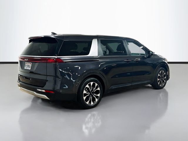 Used 2024 Kia Carnival EX image 7