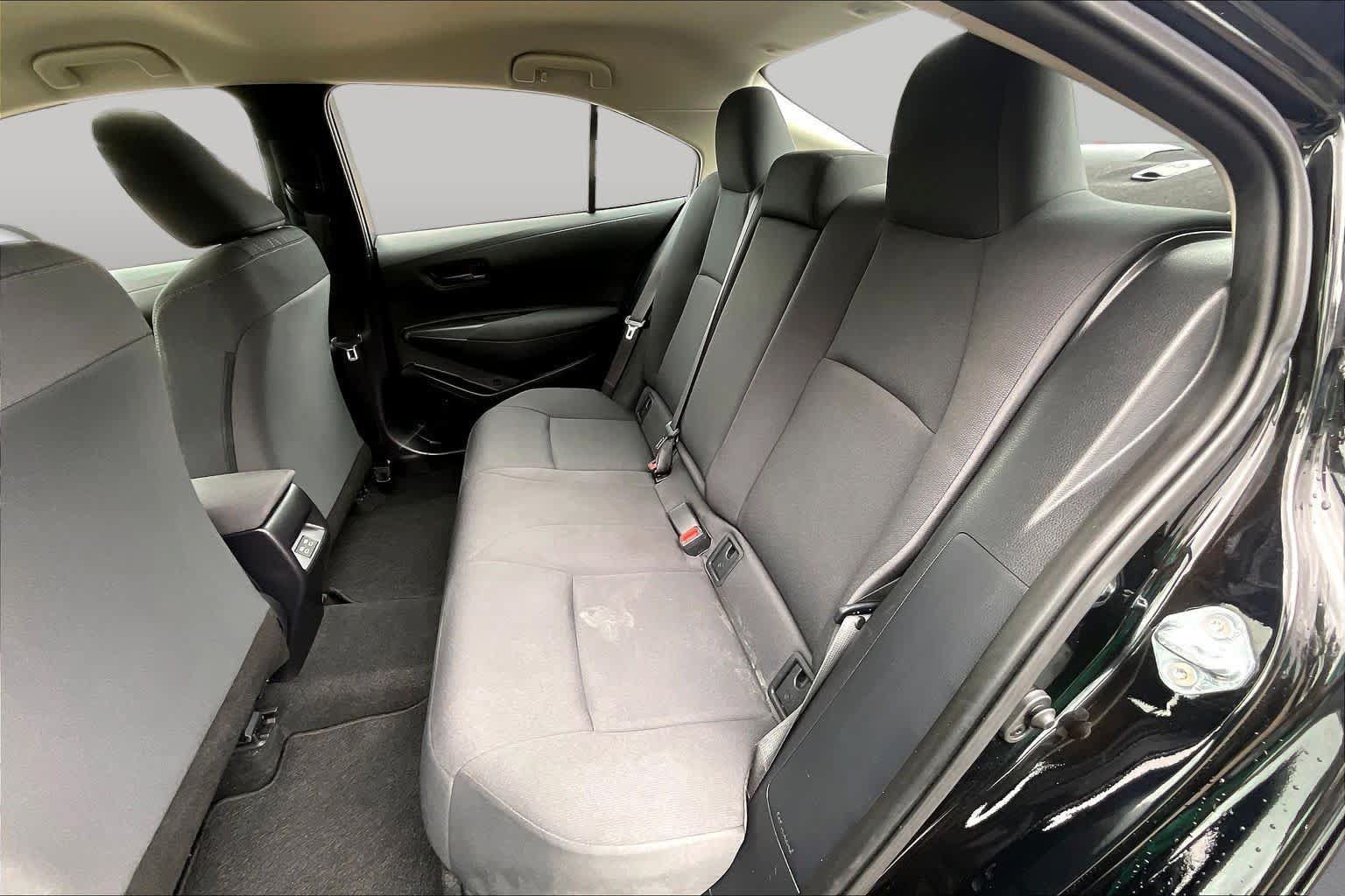 Used 2025 Toyota Corolla LE FWD image 20