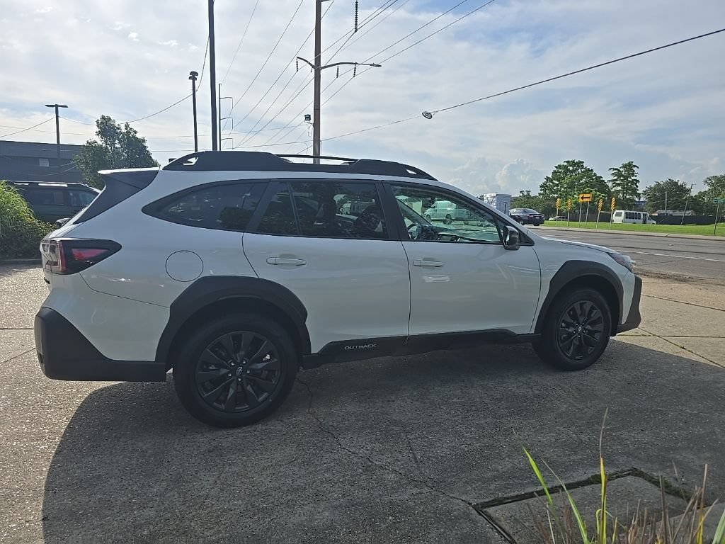 Used 2025 Subaru Outback Onyx Edition AWD/4WD image 17