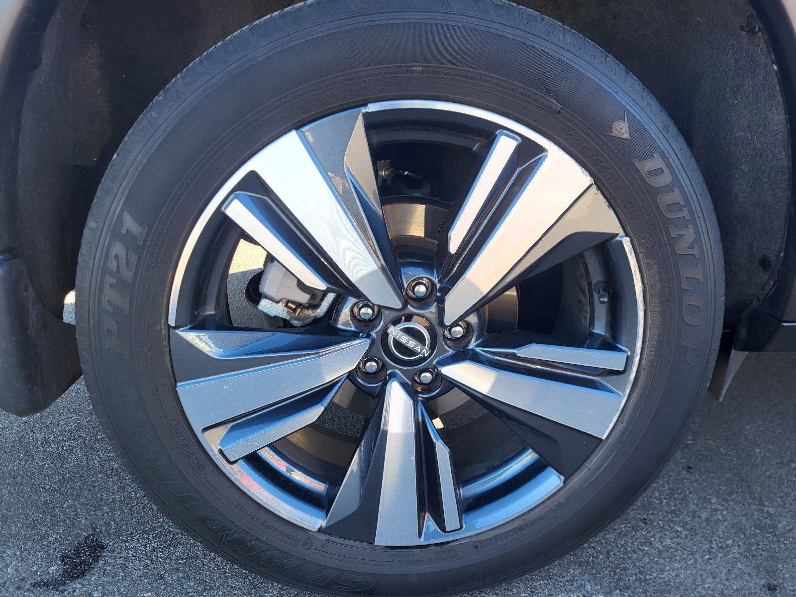 Used 2023 Nissan Rogue SL w/ SL Premium Package image 13