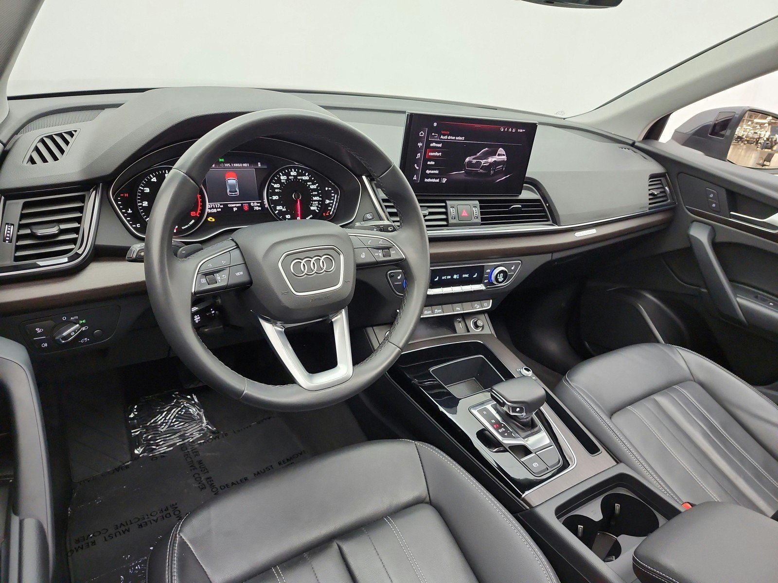 Used 2023 Audi Q5 2.0T Premium w/ Convenience Package AWD/4WD image 14